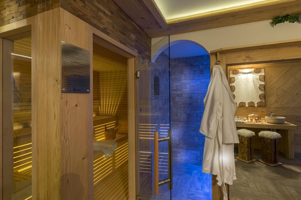 Garnì Prà Fiorì Hotel Campitello di Fassa Ngoại thất bức ảnh