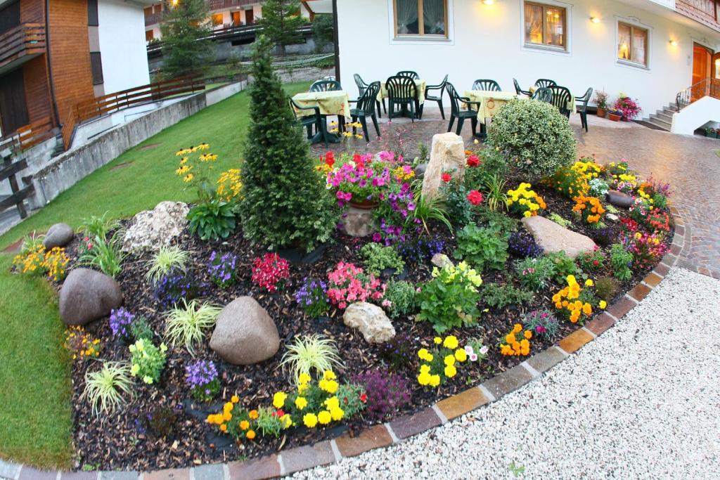 Garnì Prà Fiorì Hotel Campitello di Fassa Ngoại thất bức ảnh