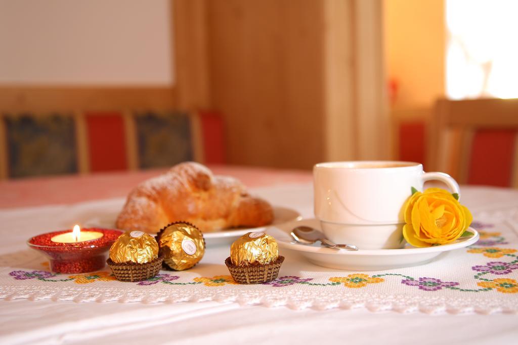 Garnì Prà Fiorì Hotel Campitello di Fassa Ngoại thất bức ảnh