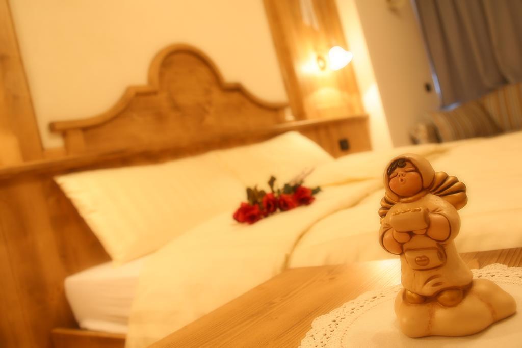 Garnì Prà Fiorì Hotel Campitello di Fassa Ngoại thất bức ảnh